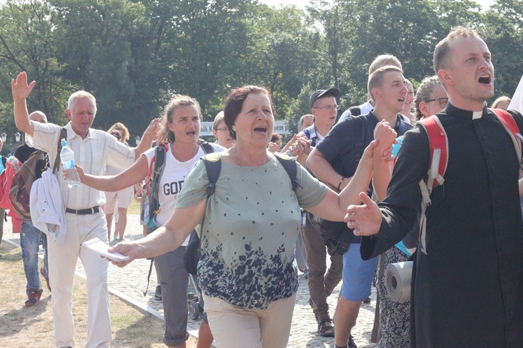 Wejście Pieszej Pielgrzymki Wrocławskiej na Jasną Górę cz. 5 