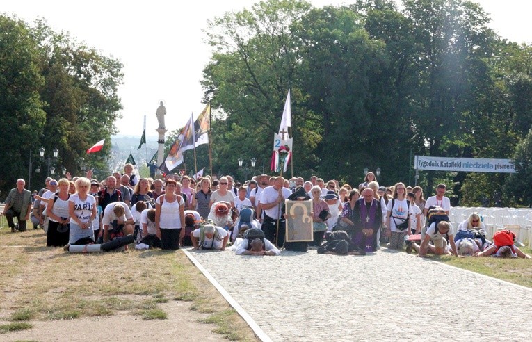 Wejście Pieszej Pielgrzymki Wrocławskiej na Jasną Górę cz. 6