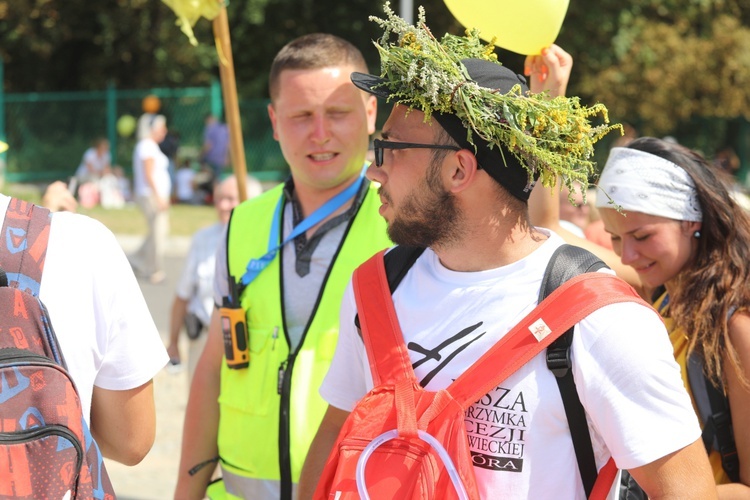 Powitanie 26. Pielgrzymki Diecezji Bielsko-Żywieckiej - grupy hałcnowskie - na Jasnej Górze - 2017