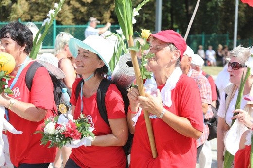 Powitanie 26. Pielgrzymki Diecezji Bielsko-Żywieckiej - grupy hałcnowskie - na Jasnej Górze - 2017
