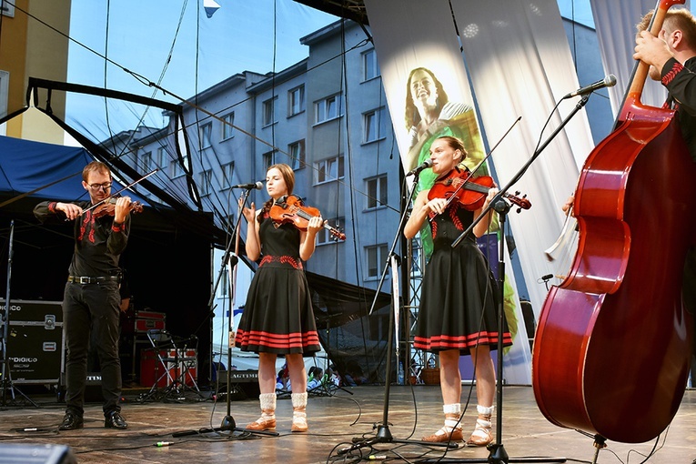 Koncert inauguracyjny 26. Międzynarodowego Festiwalu Folkloru w Strzegomiu