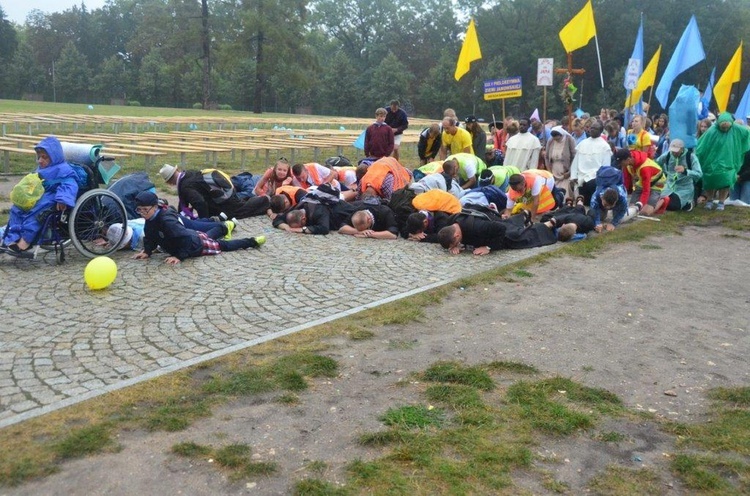 Wejście pielgrzymów na Jasną Górę