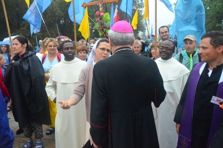 Wejście pielgrzymów na Jasną Górę