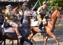 Punktem kulminacyjnym pikniku będzie widowisko plenerowe pt. "Przybyli ułani pod okienko..." z udziałem grup rekonstrukcyjnych