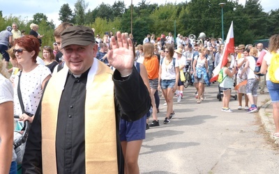 Ks. Mirosław Kszczot, dyrektor 39. Pieszej Pielgrzymki Diecezji Radomskiej na Jasną Górę, dziękuje wszystkim, którzy przyczynili się do jej organizacji i przebiegu