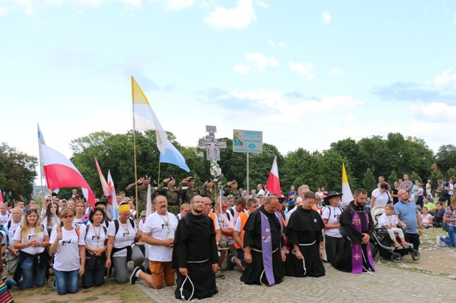 Pielgrzymka diecezji radomskiej - kolumny: opoczyńska, skarżyska i starachowicka