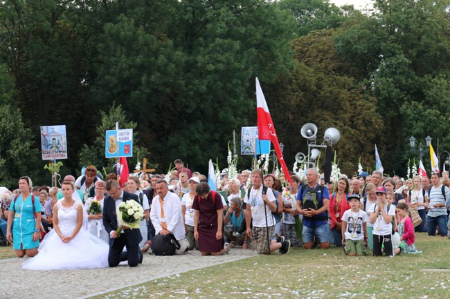 Pielgrzymka diecezji radomskiej - kolumny: opoczyńska, skarżyska i starachowicka