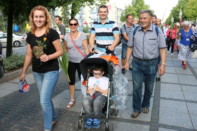 Pielgrzymka diecezji radomskiej - kolumny: opoczyńska, skarżyska i starachowicka