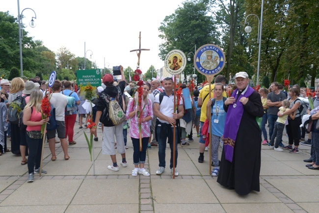 Pielgrzymka diecezji radomskiej - kolumny: opoczyńska, skarżyska i starachowicka