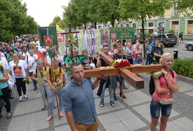 Pielgrzymka diecezji radomskiej - kolumny: opoczyńska, skarżyska i starachowicka