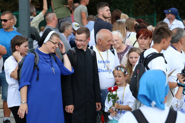 Pielgrzymka diecezji radomskiej - kolumny radomskie