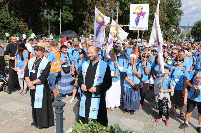 Pielgrzymka diecezji radomskiej - kolumny radomskie