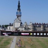 Pielgrzymi na Jasnej Górze - z lotu ptaka
