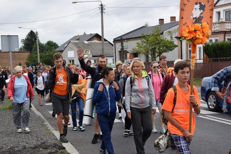 Kolor pomarańczowy to znak rozpoznawczy grupy