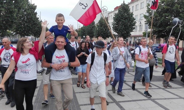 Ostatni etap był najkrótszy. Rankiem warszawska pielgrzymka weszła do Częstochowy.