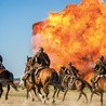 Rekonstrukcja walk oraz nalotu bombowego to żywa lekcja dawnych wydarzeń.