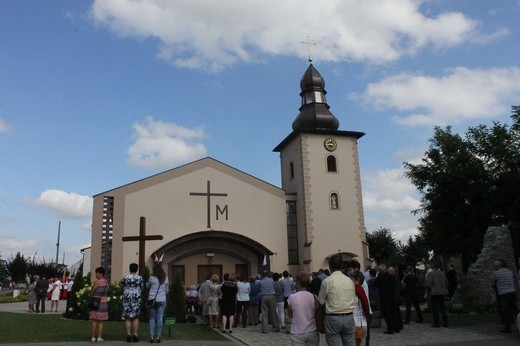 Poświęcenie nowego kościoła w Olszynie