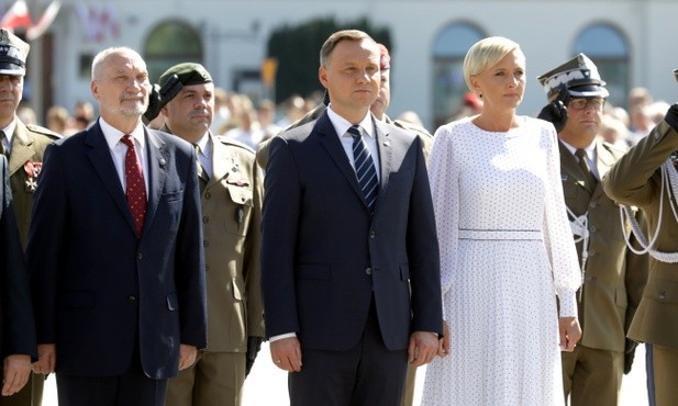 Prezydent Andrzej Duda złożył wieniec przed Grobem Nieznanego Żołnierza