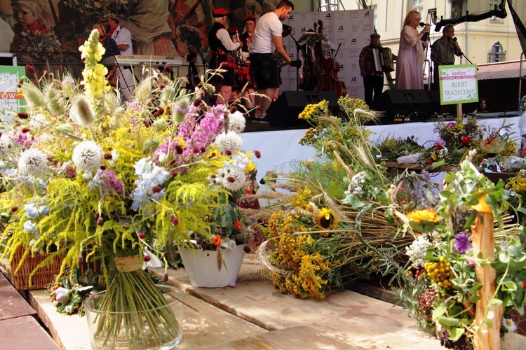 Cudowna moc bukietów 2017