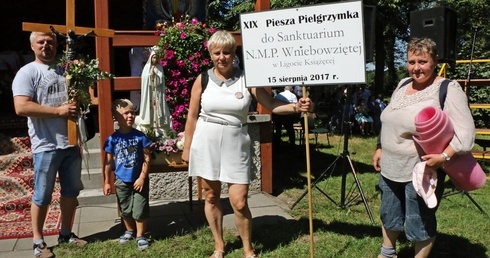 Pieszo do Wniebowziętej