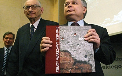 Lech Kaczyński jako prezydent Warszawy powołał komisję, która obliczyła straty wojenne w stolicy.