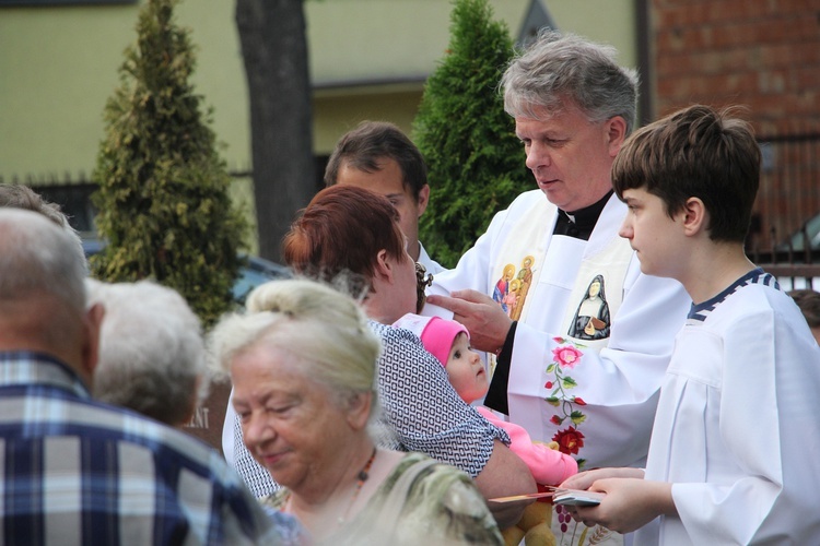 Msza św. przy kapliczce św. Rocha w Łowiczu