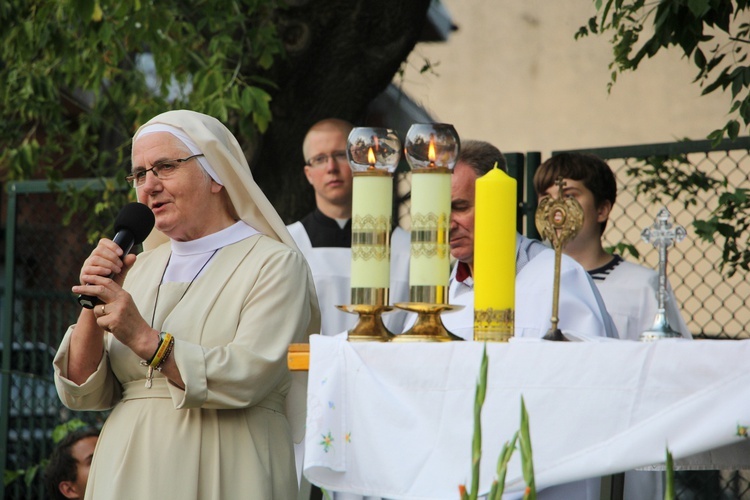 Msza św. przy kapliczce św. Rocha w Łowiczu