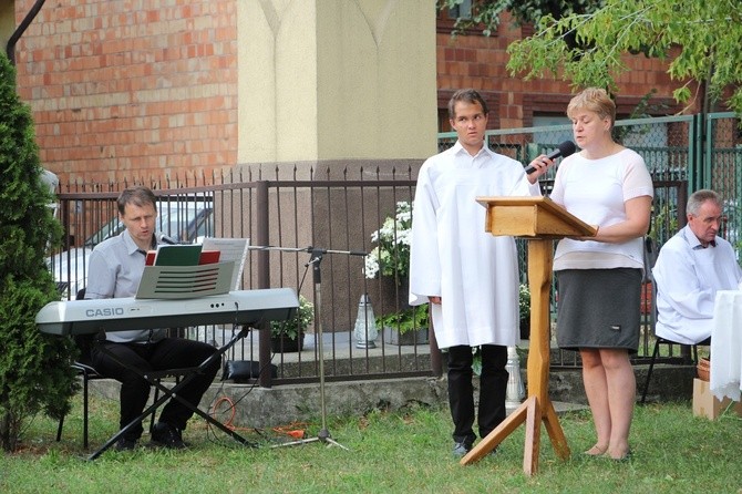 Msza św. przy kapliczce św. Rocha w Łowiczu