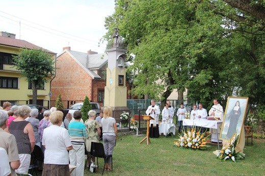 Msza św. przy kapliczce św. Rocha w Łowiczu