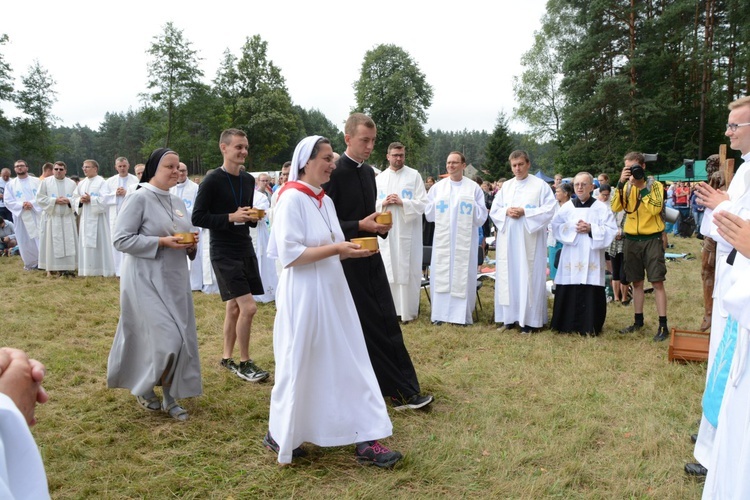 Msza św. na polanie w Pietraszowie