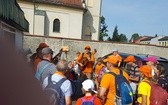 Pielgrzymi idą dziś przez cały dzień