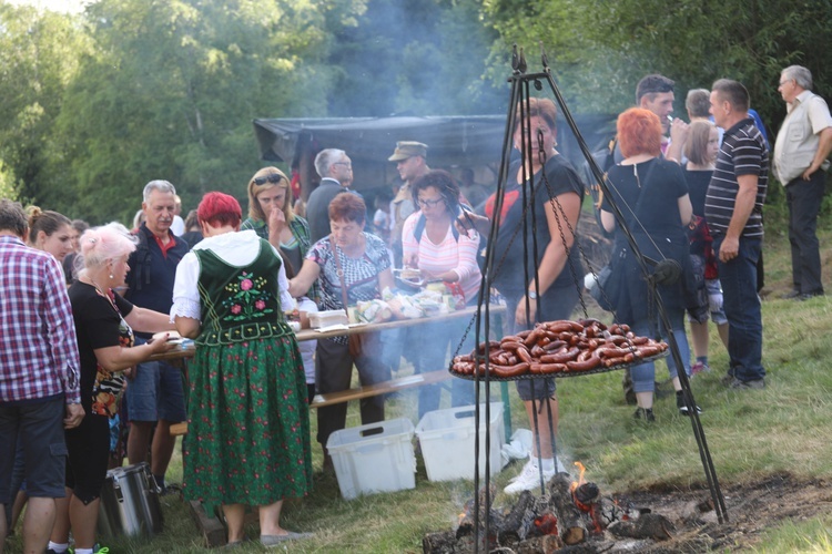 Msza św. w leśnej kaplicy na Baraniej Cisieckiej