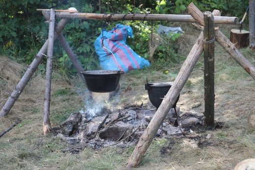 Msza św. w leśnej kaplicy na Baraniej Cisieckiej