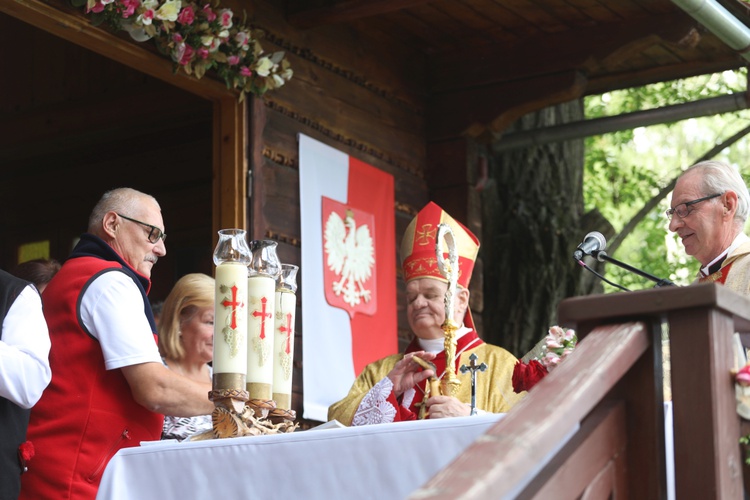 Msza św. w leśnej kaplicy na Baraniej Cisieckiej