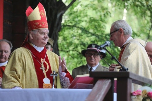 Msza św. w leśnej kaplicy na Baraniej Cisieckiej