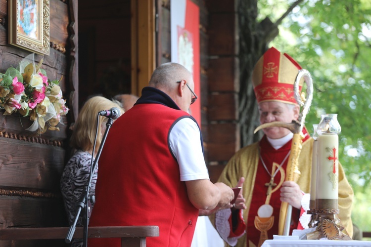 Msza św. w leśnej kaplicy na Baraniej Cisieckiej