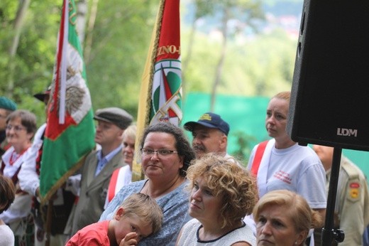 Msza św. w leśnej kaplicy na Baraniej Cisieckiej