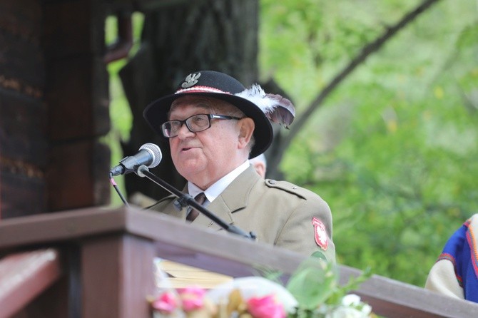 Msza św. w leśnej kaplicy na Baraniej Cisieckiej