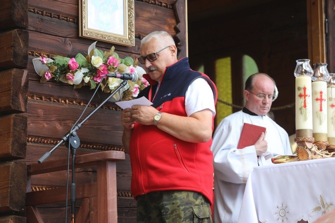 Msza św. w leśnej kaplicy na Baraniej Cisieckiej