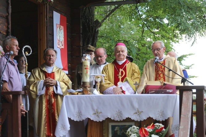 Msza św. w leśnej kaplicy na Baraniej Cisieckiej