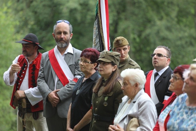 Msza św. w leśnej kaplicy na Baraniej Cisieckiej