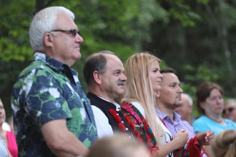 Msza św. w leśnej kaplicy na Baraniej Cisieckiej