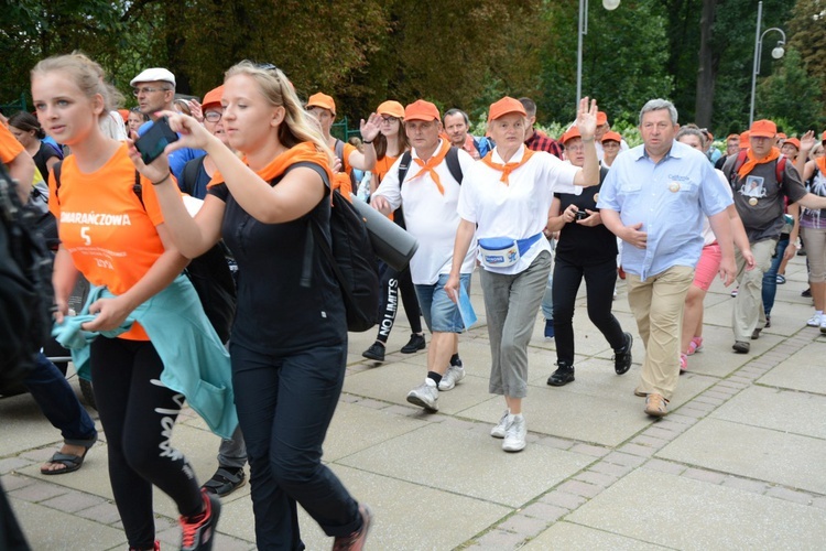 "Piątki" na ostatniej prostej