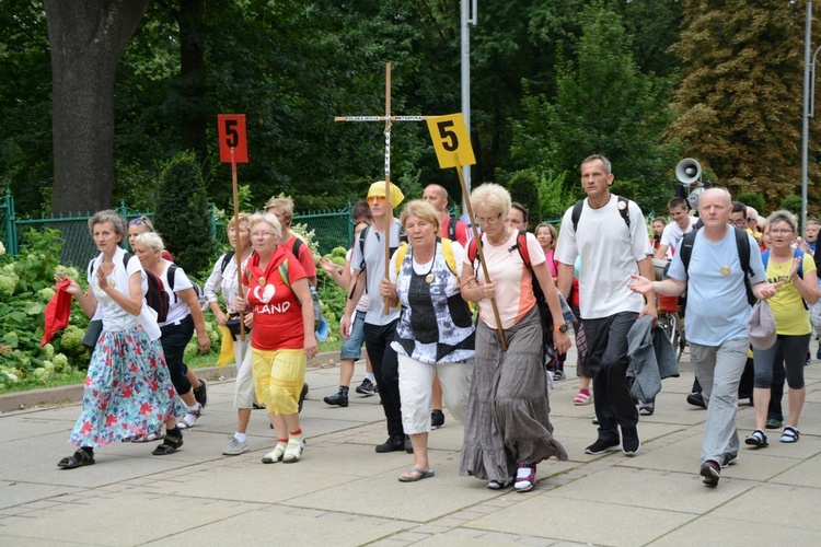 "Piątki" na ostatniej prostej