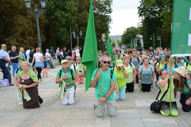 "Piątki" na ostatniej prostej