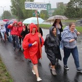 Uczestniczki Pielgrzymki Kobiet docierają do Piekar