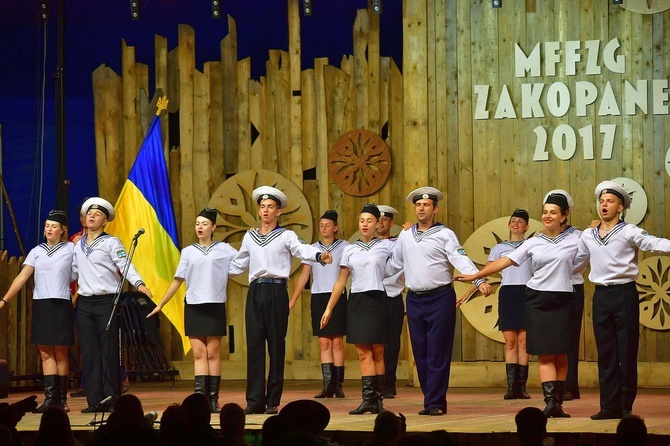 Prezentacja zespołów w namiocie festiwalowym 