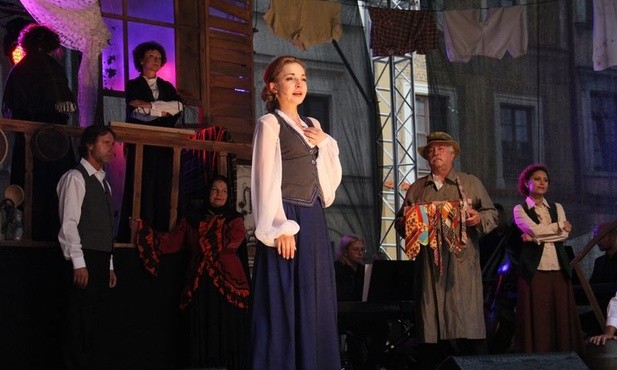 Publiczność była bawiona do łez i wzruszana do łez