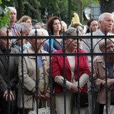 Tablica dla Biskupiego Komitetu Pomocy