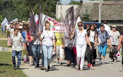 ▲	Tym razem do Jarosławic dotarło ponad 250 pątników.